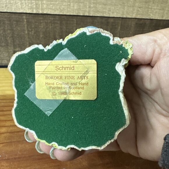 Lowell Davis "Women's Work" Figurine Chicken Hen Nesting in a Barrel - Picture 6 of 7